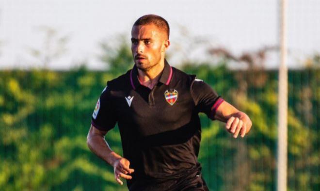 Enric Franquesa, lateral del Levante UD. (Foto: Levante UD)