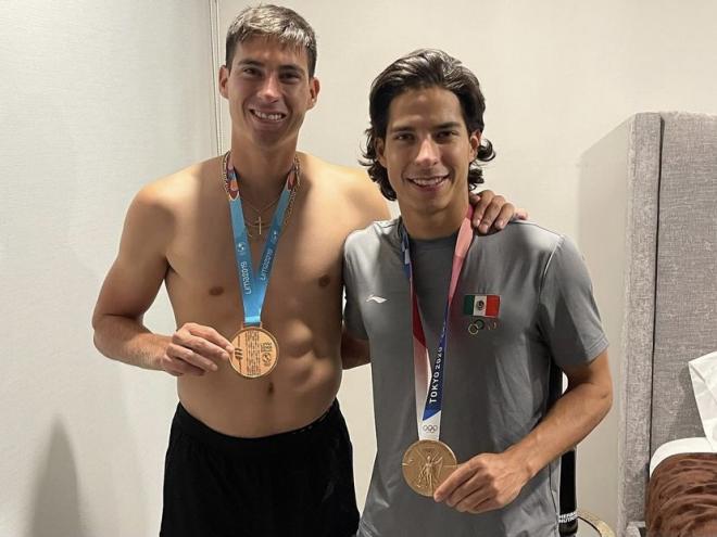 Los Lainez con las medallas conseguidas en los Juegos Panamericanos 2019 y Tokio