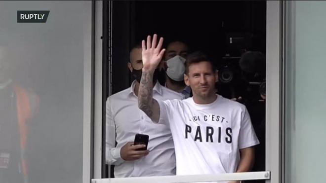 Messi, saludando a su nueva afición.