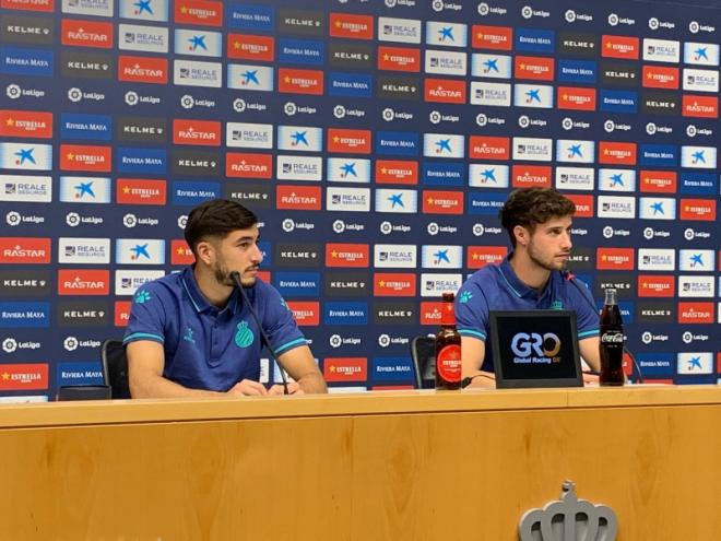 Óscar Gil y Javi Puado, en rueda de prensa (Foto: RCDE).