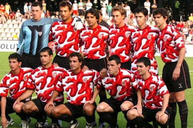 Camiseta 'ketchup' del Athletic Club en el año 2007.