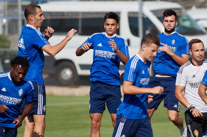 Álvaro Giménez en un entrenamiento del Real Zaragoza (Foto: Daniel Marzo).