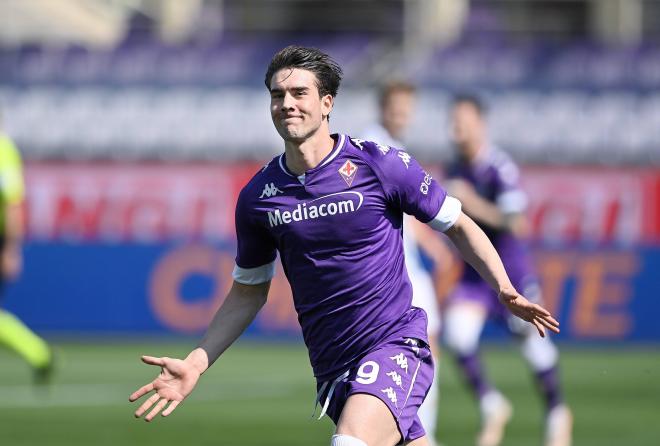 Dusan Vlahovic celebra un gol con la Fiorentina (Foto: Cordon Press).