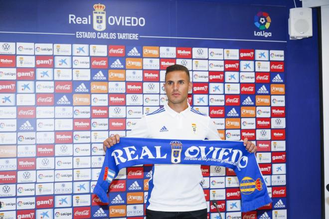 Luismi Sánchez, en su presentación (Foto: Real Oviedo).