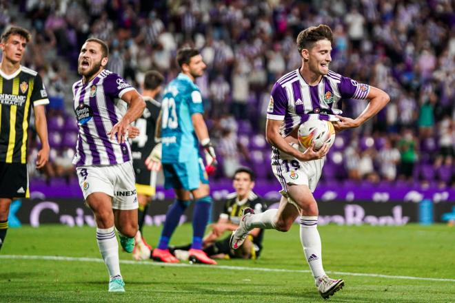 Toni Villa celebra su gol ante el Real Zaragoza (Foto: Real Valladolid).