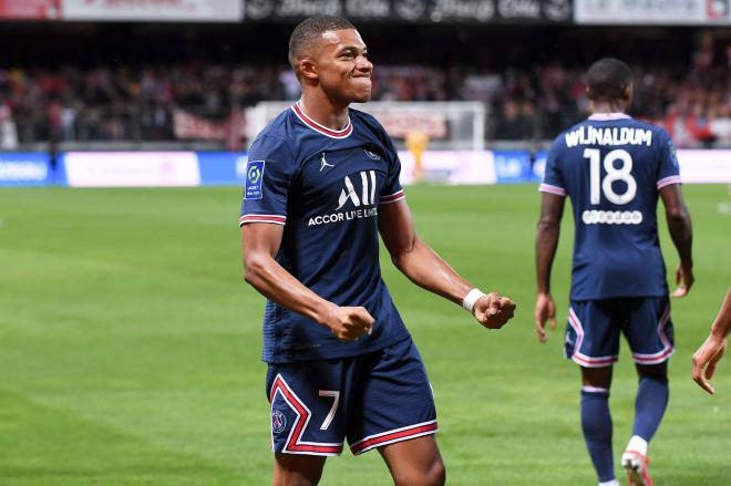 Mbappé festeja su gol en el Stade Brestois-PSG (Foto: Cordon Press).