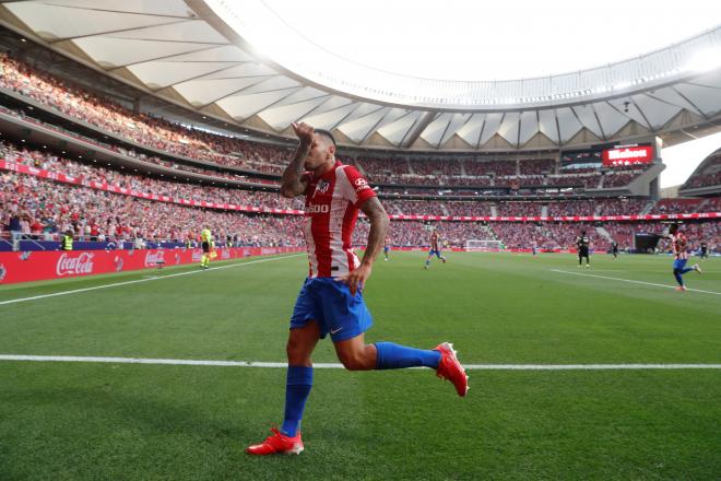 Ángel Correa celebrando su gol con el Atlético ante el Elche (Foto: EFE).