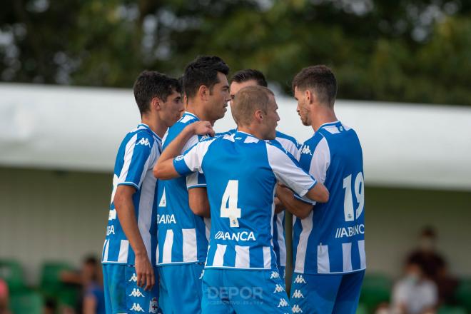 El capitán del Dépor Álex Bergantiños guiando a sus compañeros (Foto: RCD).