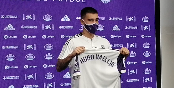Hugo Vallejo en su presentación como nuevo jugador del Real Valladolid. (Foto: Real Valladolid).