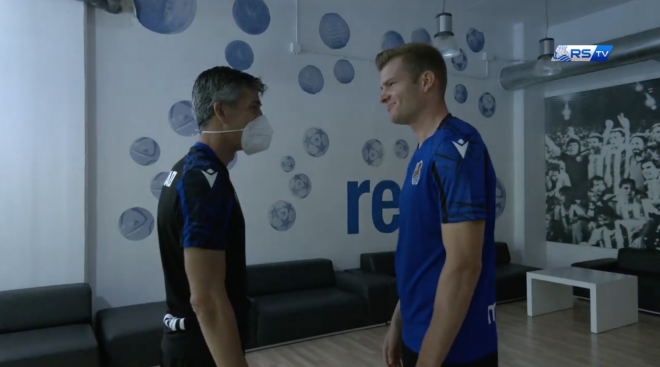 Sorloth, con Imanol Alguacil la pasada temporada en Zubieta.
