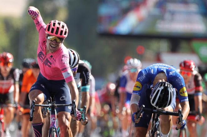 Magnus Cort entra en meta (FOTO: EFE).