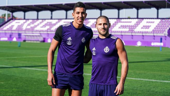 Shon Weissman y Jawad El Yamiq, en un entrenamiento del Real Valladolid (Foto: Real Valladolid).