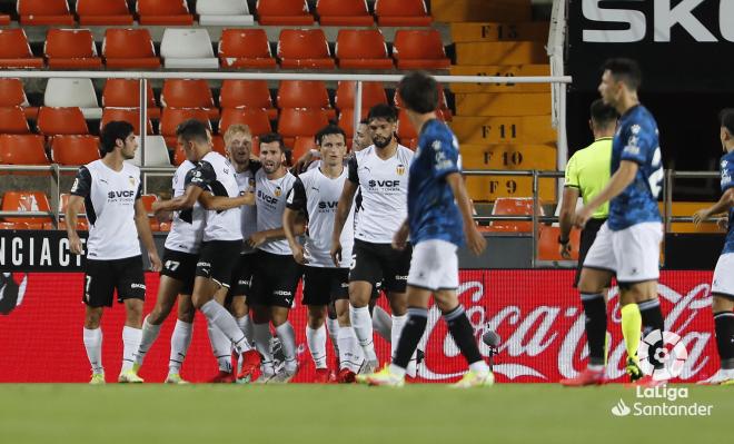 El Valencia celebra el gol de Wass al Alavés (Foto: LaLiga).