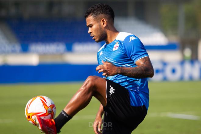 Juergen Elitim entrenándose en Abegondo (Foto: RCD).