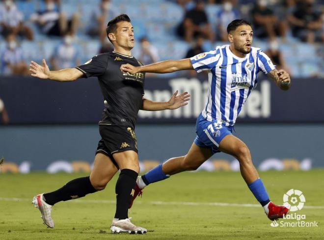 Antoñín, en un lance del Málaga-Alcorcón (Foto: LaLiga).