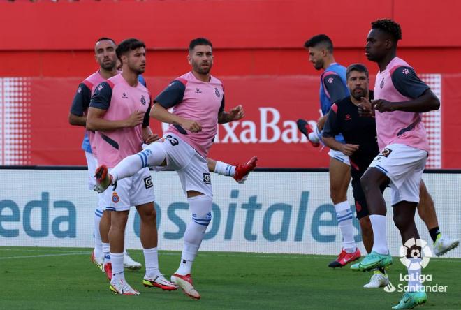 Embarba calienta antes del Mallorca-Espanyol (Foto: LaLiga).