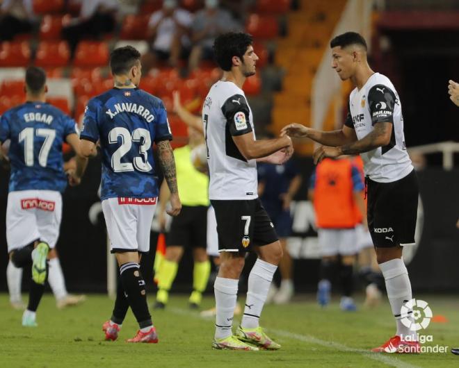 Marcos André entró por Guedes para debutar con el Valencia CF (Foto: LaLiga).