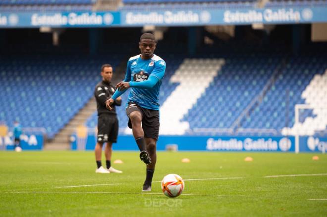 William de Camargo en Riazor ante la mirada de Borja Jiménez (Foto: RCD).