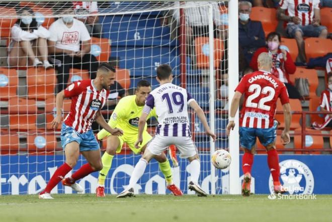 Acción del gol de Toni Villa en el Lugo-Valladolid (Foto: LaLiga).