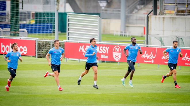 Trabajo físico para la plantilla de Marcelino en Lezama (Foto: Athletic Club).