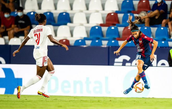 Alba Redondo durante la ida del Levante Femenino - Olympique de Lyon. (Levante UD)