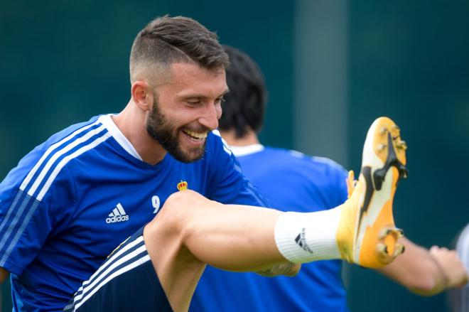 Borja Bastón, durante un entrenamiento (Foto: Real Oviedo).