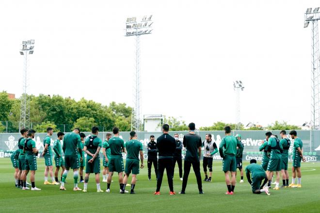 El Betis Deportivo en un entrenamiento (Foto: Cantera Betis).