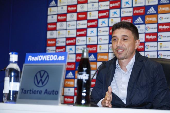 Rubén Reyes, durante una rueda de prensa con el Real Oviedo (Foto: RO)
