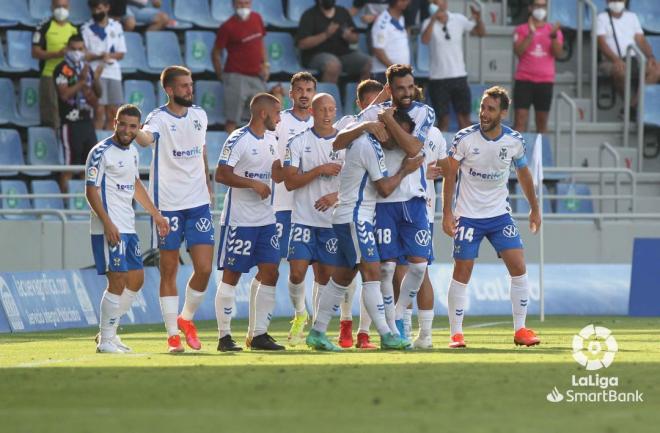 Los jugadores del Tenerife celebran un gol a la Ponferradina (Foto: LaLiga).
