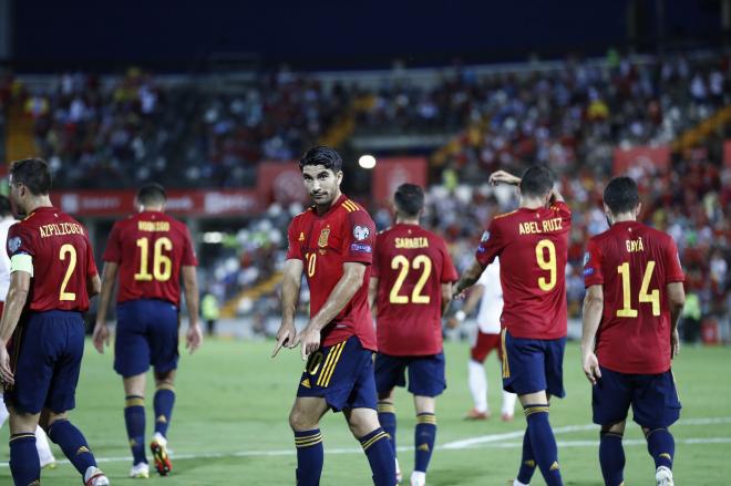 Carlos Soler marca con la Roja (Foto: Sefutbol)