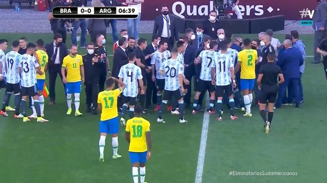 El lío que se produjo en el Brasil-Argentina.