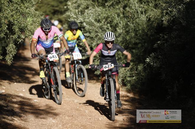 Imagen de la prueba ciclista en Lucena (Foto: Federación Andaluza de Ciclismo).