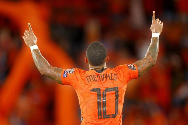 Memphis Depay celebra un gol con Holanda (Foto: Cordon Press).