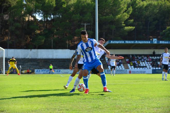 Miku protege un balón en el Tudelano-Dépor (Foto: RCD).