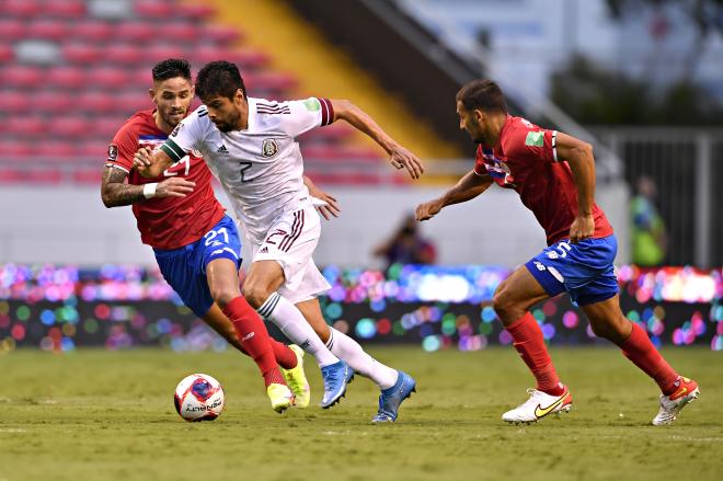 Néstor Araújo, en el partido de México ante Costa Rica (Foto: @MiSeleccionMX).