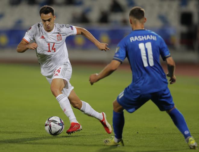 Reguilón, en el Kosovo-España (Foto: EFE).