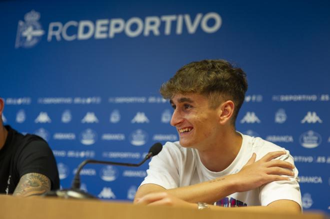 Noel atendiendo a los medios en rueda de prensa (Foto: RCD).