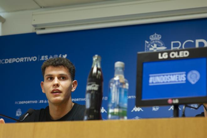 El canterano Trilli en rueda de prensa (Foto: RCD).