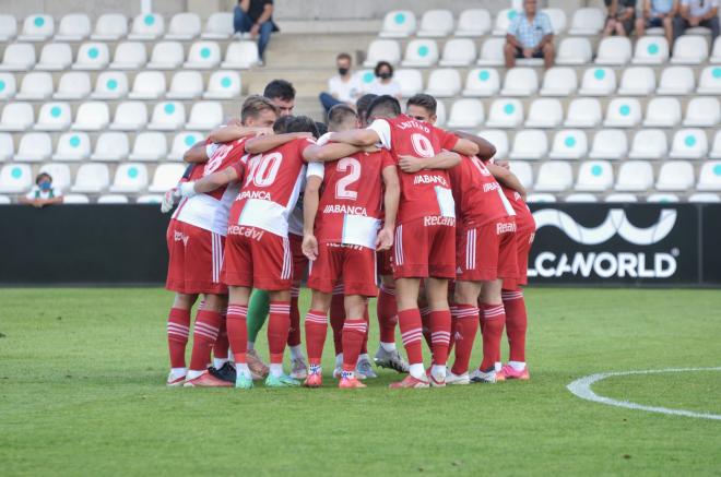 Corrillo del Celta B antes del partido (Foto: Giovanni Batista).