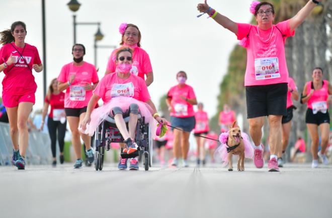 La Marea Rosa regresa a lo grande en la Carrera de la Mujer de València