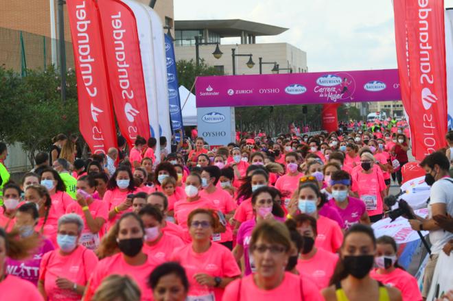 La Marea Rosa regresa a lo grande en la Carrera de la Mujer de València