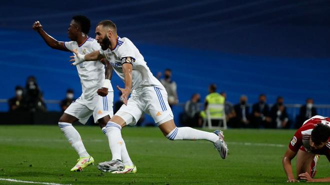 Celebración de Benzema tras marcar en el Real Madrid-Celta (Foto: RM).