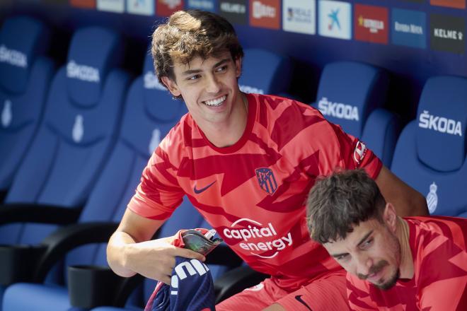 Joao Félix, en el banquillo antes de un partido del Atlético de Madrid (Foto: Cordon Press).