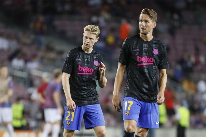 Frenkie y Luuk de Jong, en un calentamiento del Barça (Foto: Cordon Press).