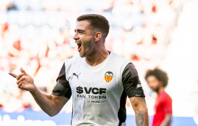 Maxi Gómez, el delantero de Bordalás, celebra su gol ante Osasuna (Foto: Valencia CF)