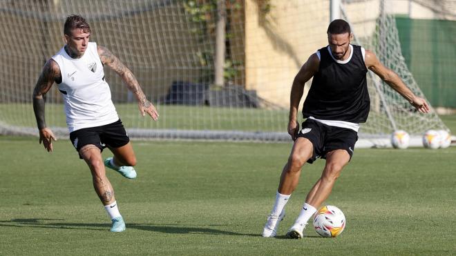 Brandon y Lombán, durante el entrenamiento de este 15 de septiembre. (Foto: Málaga CF)