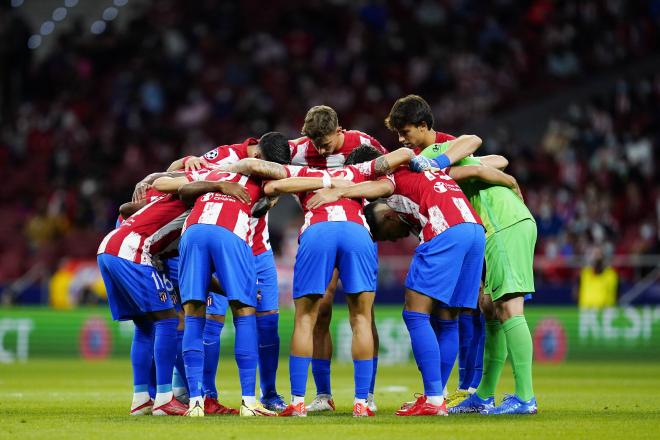 El Atlético de Madrid hace piña antes de medirse al Oporto (Foto: EFE).