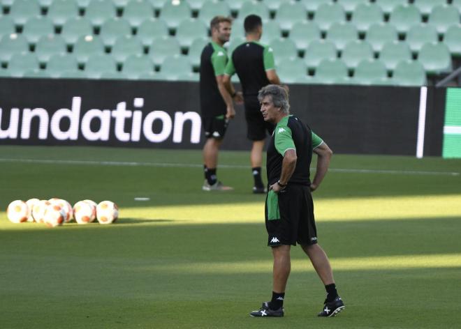 Pellegrini, en un entrenamiento del Real Betis.