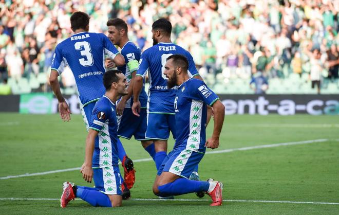 Juanmi y Borja Iglesias celebrando el gol ante el Celtic (Foto: Kiko Hurtado)