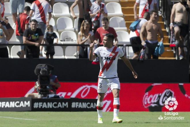 Radamel Falcao celebra su primer gol con el Rayo Vallecano (Foto: LaLiga).